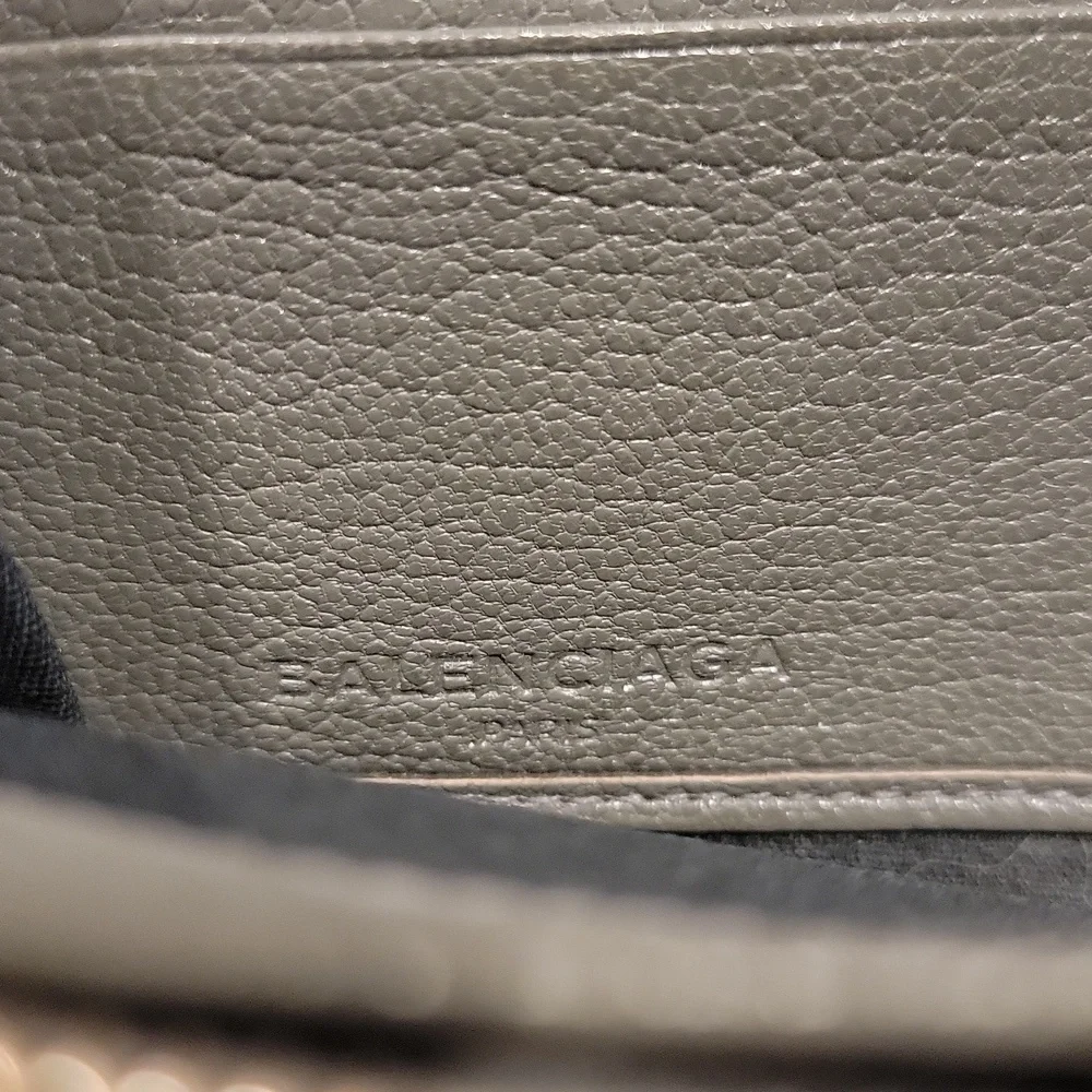 Authentic Balenciaga zippy wallet - Picture 9 of 10
